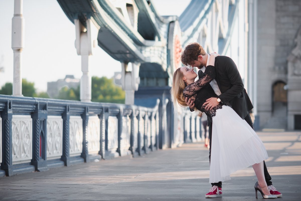 Romantic Tower Bridge London Engagement shoot-23
