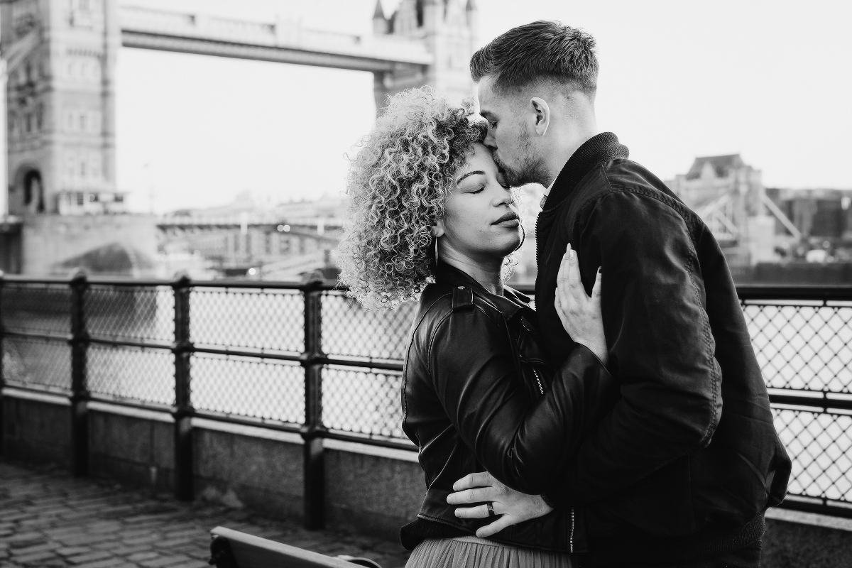 Couple shoot Tower Bridge London