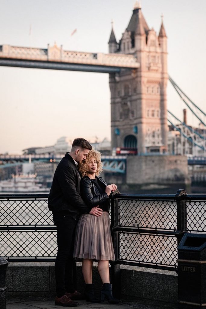 Couple shoot Tower Bridge London