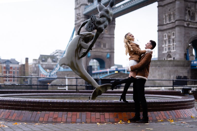 tower bridge london engagement shoot