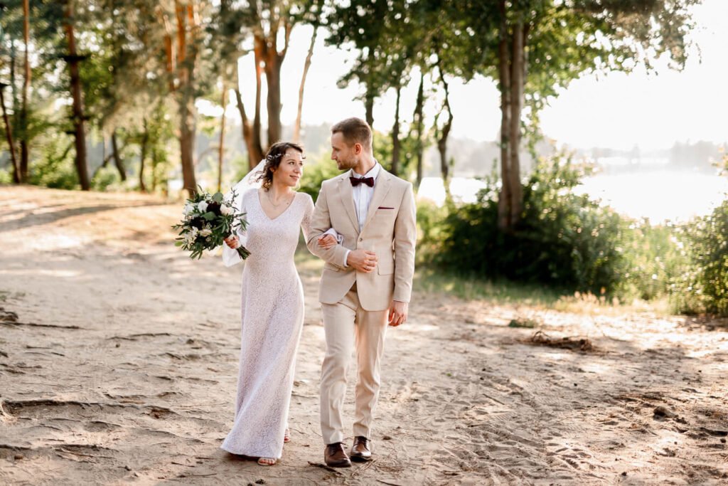 Sesja ślubna plenerowa nad jeziorem Białym