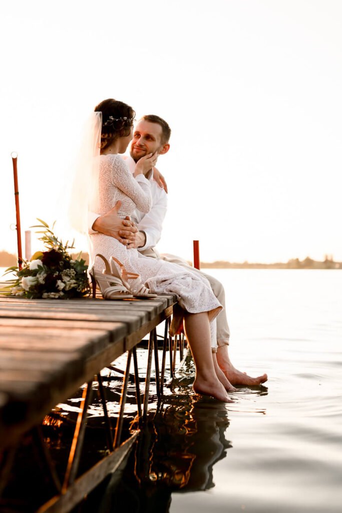 Sesja ślubna plenerowa nad jeziorem Białym