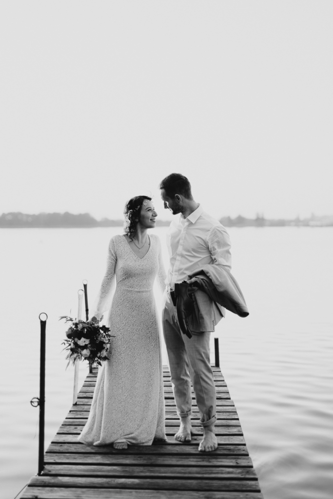 Sesja ślubna plenerowa nad jeziorem Białym